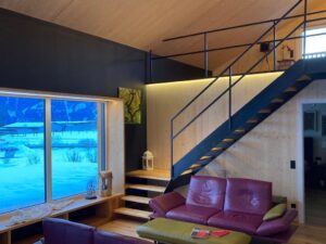 Treppe mit Sitzfenster